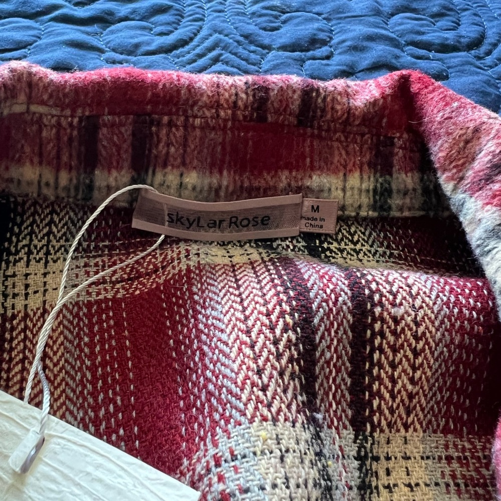 Button down flannel jacket - Picture 2 of 3